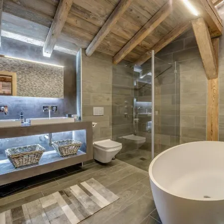 Holiday home Luxury Chalet Cortina With Jacuzzi